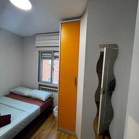 Bed Vallecas Hotel Madrid Bagian luar foto