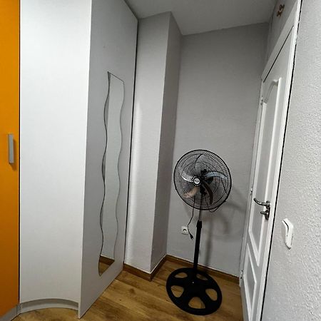 Bed Vallecas Hotel Madrid Bagian luar foto