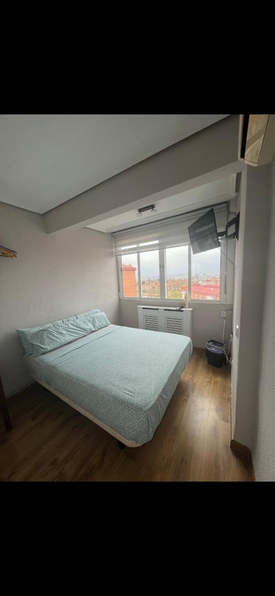 Bed Vallecas Hotel Madrid Bagian luar foto