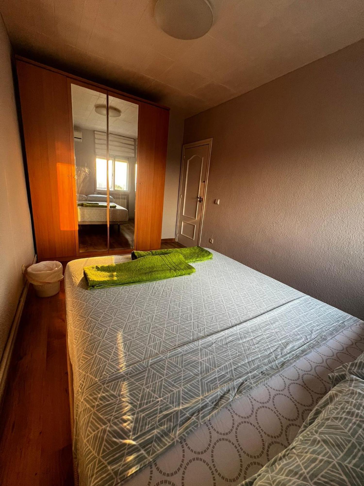 Bed Vallecas Hotel Madrid Bagian luar foto
