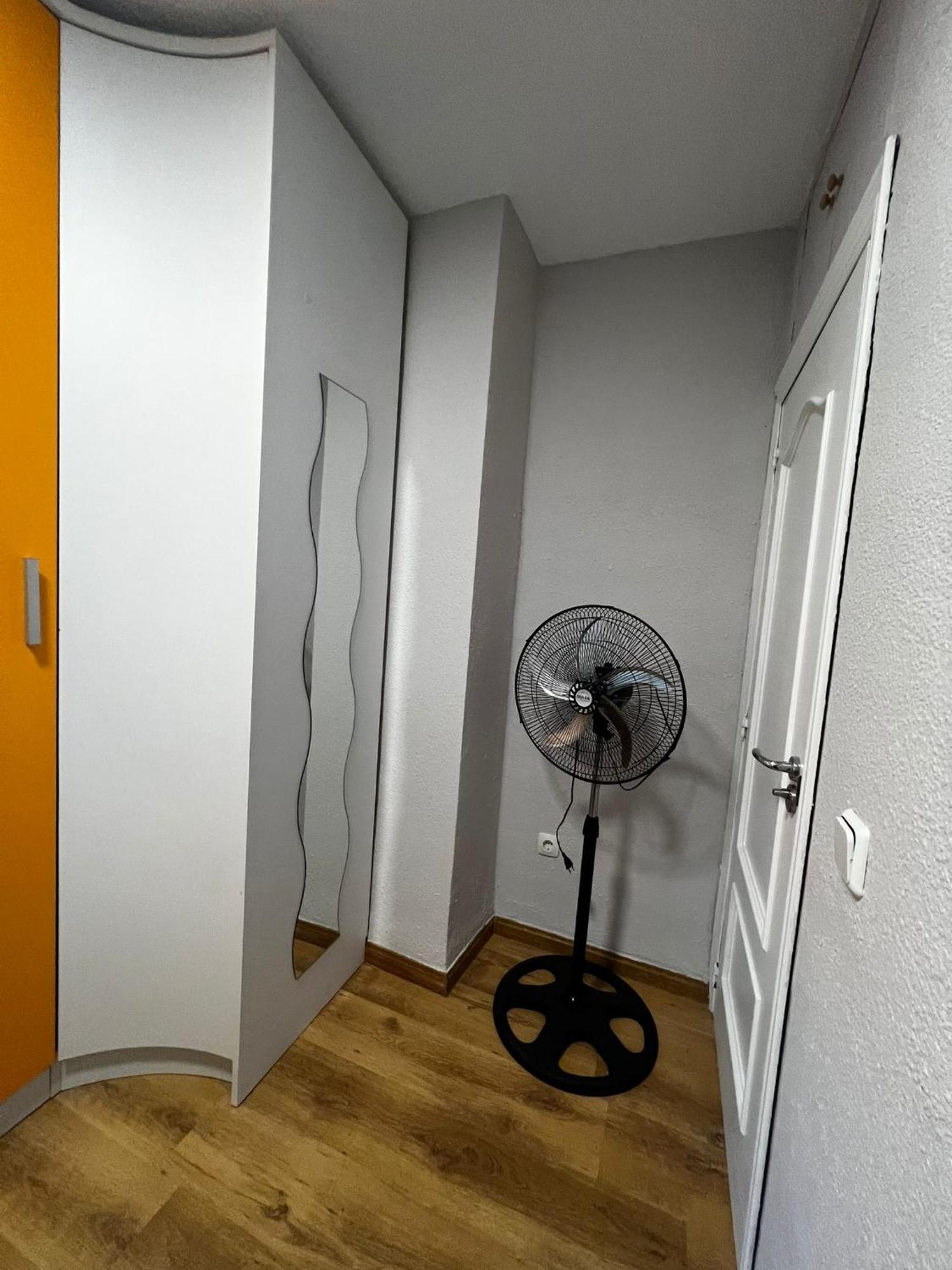 Bed Vallecas Hotel Madrid Bagian luar foto