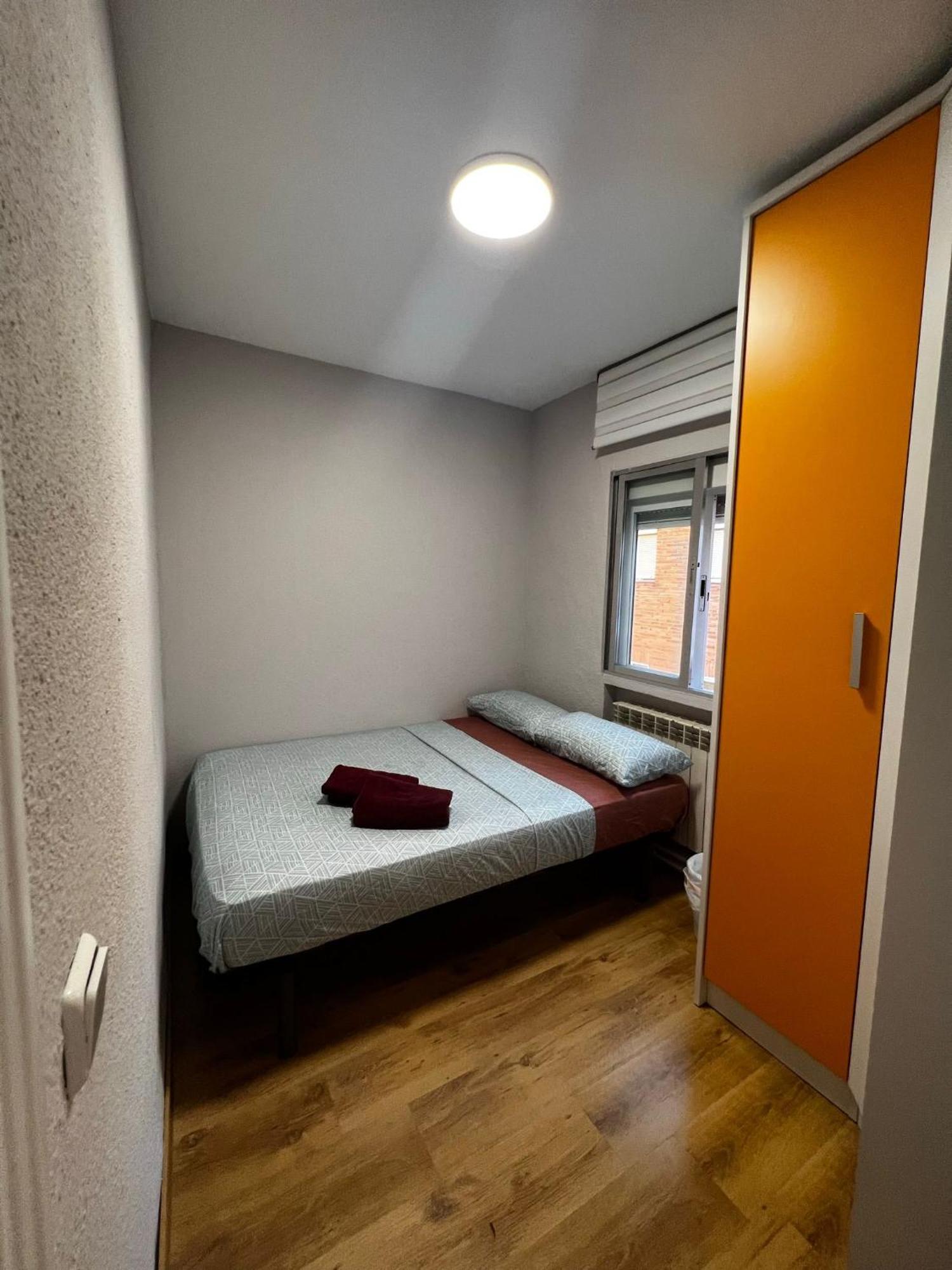 Bed Vallecas Hotel Madrid Bagian luar foto